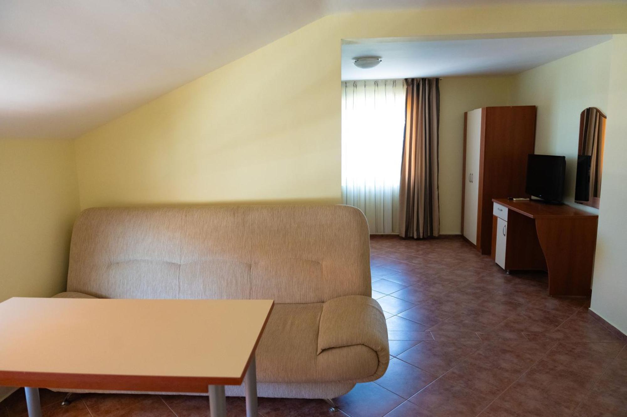 Hotel Zlatna Ribka Tschernomorez Exterior foto