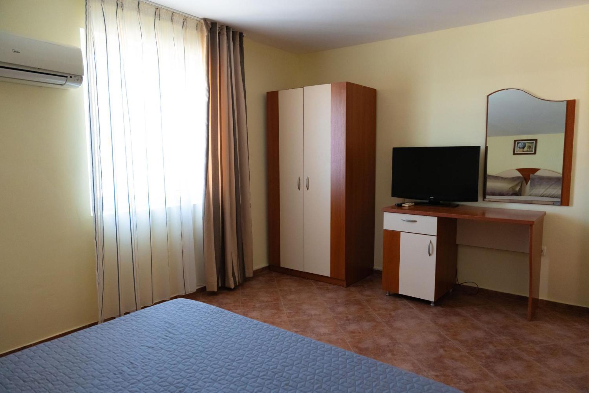 Hotel Zlatna Ribka Tschernomorez Exterior foto